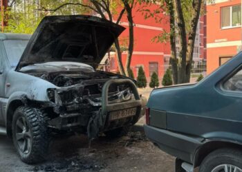 Знову підпал автомобіля військового у Дніпрі: розшукують диверсантів