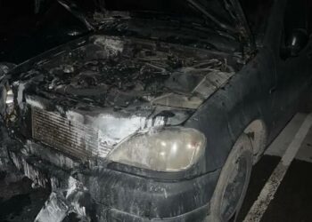 Четверта автівка за останні дні: у Дніпрі знову спалили транспорт ЗСУ