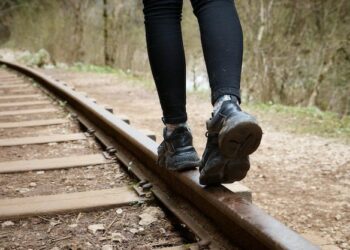 У Кам’янському очевидець врятував дитину з-під потяга