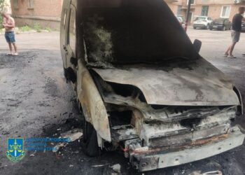 У Дніпрі та Кривому Розі затримали молодиків, які палили військові авто