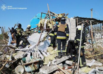 З-під завалів дачного будинку у Дніпровському районі дістали чоловіка