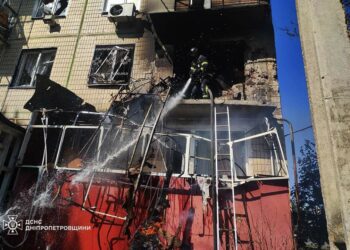 Окупанти вдарили по багатоповерхівці у Нікополі: наслідки