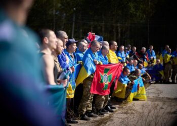 Сьогодні повернулися додому ще вісім захисників з Дніпропетровщини