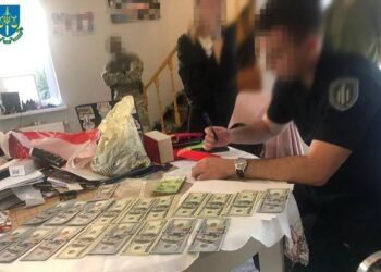 Закупив неякісний одяг для бійців: повідомлено про підозру командиру військової частини області