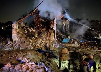 Вночі ворог вдарив ракетою по Кривому Рогу: загинула дитина і дві жінки