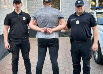 Погоня та затримання: у Дніпрі зловили озброєного злодія, який намагався вбити чоловіка