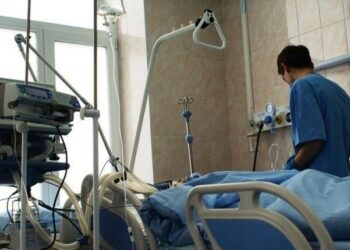 Розірвалася прямо у руках: в області двоє хлопців вирішили розпиляти кулеметну кулю та отримали важкі поранення