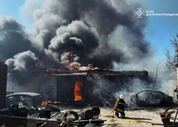 Загорівся будинок під Дніпром внаслідок атаки ворожих БпЛА