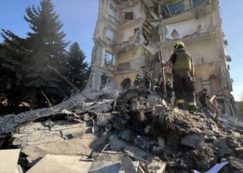 У понеділок у Кривому Розі буде День жалоби за загиблими внаслідок ворожої атаки: пошуково-рятувальні роботи завершено