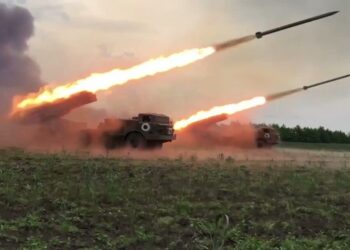 На Нікопольщині сталася пожежа внаслідок ворожих обстрілів: безпекова ситуація в області