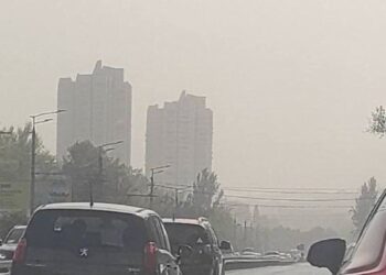 У Дніпрі та області спостерігається сильна пилова буря: як захиститися