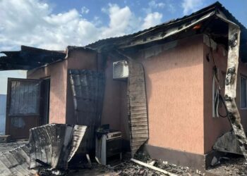 Пошкоджено підприємство, інфраструктура, 3 приватні оселі, авто: наслідки обстрілів Нікопольщини