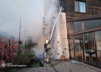 Масштабна пожежа у Павлограді: палав готель