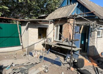 У Нікополі трьох людей поранено через влучання ворожого дрону-камікадзе
