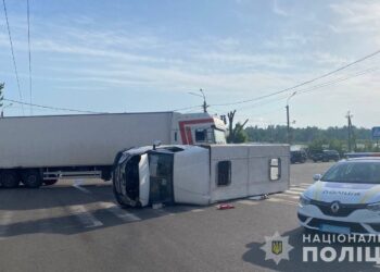 Судитимуть водія фури, який протаранив маршрутку у Кривому Розі та травмував 10 пасажирів