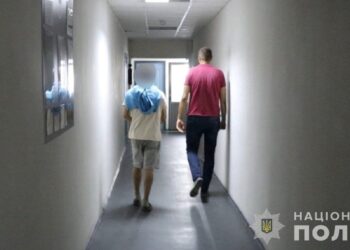 У Кам’янському судитимуть 17-річних хлопця і дівчину за підпал військових авто
