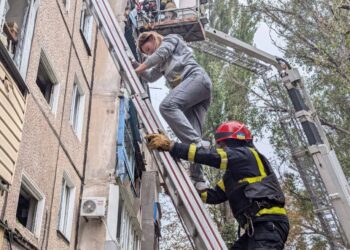 Врятували 7 людей, з них одна дитина: ситуація після атаки у Кривому Розі