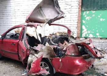 Окупанти вдарили дронами по автівкам у Нікополі