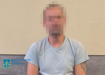 Заарештували дніпрянина, який підпалив авто ЗСУ та залізницю