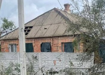 Пошкоджені 5 приватних будинків: окупанти кілька разів атакували Нікопольщину