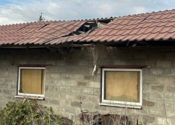 Пошкоджений приватний будинок: наслідки обстрілів Нікопольщини