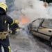 У Дніпрі вогонь знищив автівку під час руху на Сонячному