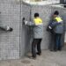 У Нікополі на зупинках транспорту встановлюють габіони для захисту містян