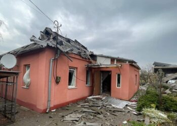 Під час ракетної атаки у Дніпрі було зруйновано будинок виховательки дитячого садочка: потрібна допомога