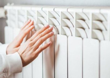 За останню добу у Кривому Розі підключили до опалення ще 55 багатоповерхівок, але без тепла залишаються ще 545 будинків