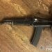 У Кам’янському нападник з автоматом пограбував двох містян