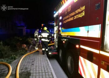 Смертельна пожежа у Дніпровському районі: загинула жінка, двоє постраждалих
