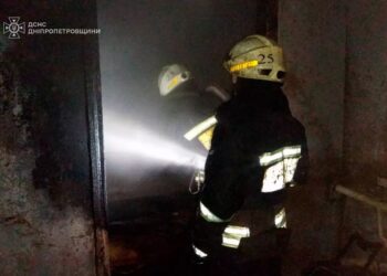 На пожежі у Дніпрі врятували чоловіка
