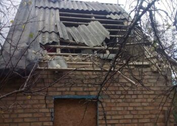 Пошкоджені 3 приватні оселі та інфраструктура: сьогодні було кілька атак на Нікопольщину