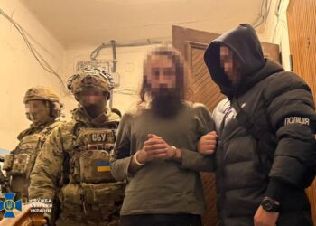 У Дніпрі «по гарячих слідах» затримали терориста, який підірвав саморобний вибуховий пристрій біля ТЦК