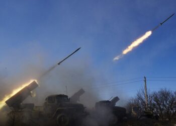 Окупанти вдарили по Нікополю, Мирівській та Марганецькій громадах: наслідки