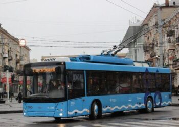 Завтра відновлять рух транспорту на одній з вулиць у центрі Дніпра: ремонт завершено