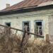 Пошкоджені будинки мирних мешканців внаслідок обстрілів Нікопольщини