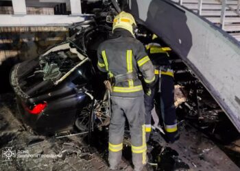 Загинули троє людей у нічній ДТП на набережній Дніпра