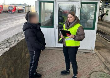 Затримали 37-річну сутенерку з Кривого Рогу за вербування молодих дівчат у сексуальне рабство за кордон