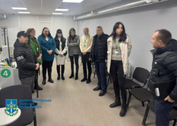 На Дніпропетровщині викрито посадовців сервісних центрів і правоохоронців, які вимагали хабарі за іспити та водійські посвідчення