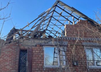 Троє поранених та багато руйнувань: наслідки обстрілів Нікопольщини