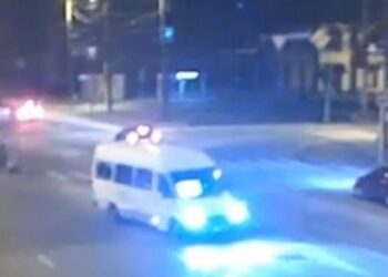 Сталася ДТП з маршруткою у Дніпрі: постраждав пасажир