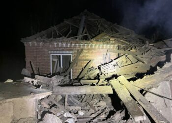 У Нікополі загинула 54-річна жінка:  тіло рятувальники дістали з-під завалів розбитого будинку