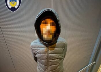 На Дніпропетровщині затримали чоловіка, який напав на працівницю АЗС