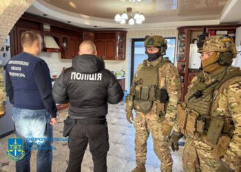 На Дніпропетровщині викрили банду “чорних” лісорубів на чолі з кримінальним авторитетом