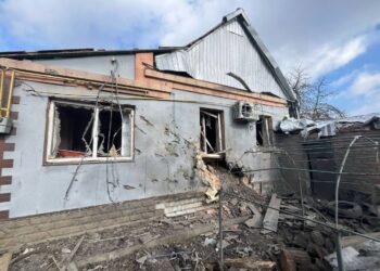 Двоє загиблих у Нікополі: окупанти вдарили по місту з важкої артилерії