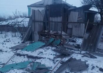 Окупанти атакували КАБом Новопавлівку: зруйновано три будинки