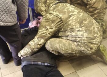 Військові врятували дніпрянина, який знепритомнів у супермаркеті
