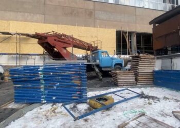 Вибух у Дніпрі: внаслідок аварії на тепломережі постраждала людина