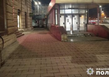 На вокзалі Дніпра промишляла група грабіжників, серед яких був підліток